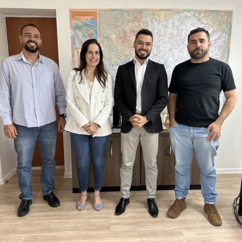 Álbum de fotos da visita de autoridades de Ribeirão das Neves ao gabinete em BH. Acompanhe as redes do mandato do Deputado Samuel Viana. 21/08/23