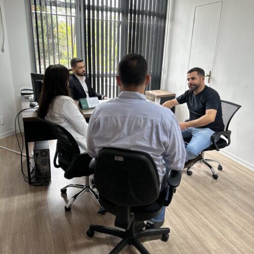 Álbum de fotos da visita de autoridades de Ribeirão das Neves ao gabinete em BH. Acompanhe as redes do mandato do Deputado Samuel Viana. 21/08/23