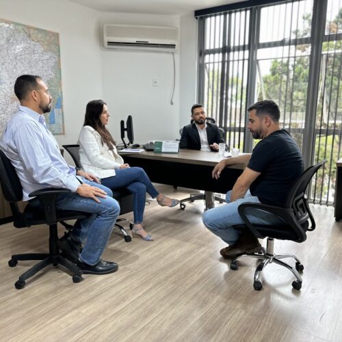 Álbum de fotos da visita de autoridades de Ribeirão das Neves ao gabinete em BH. Acompanhe as redes do mandato do Deputado Samuel Viana. 21/08/23