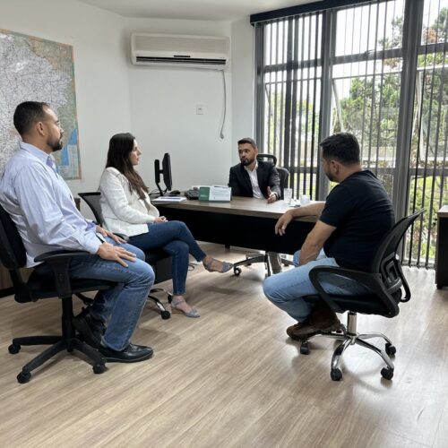 Álbum de fotos da visita de autoridades de Ribeirão das Neves ao gabinete em BH. Acompanhe as redes do mandato do Deputado Samuel Viana. 21/08/23