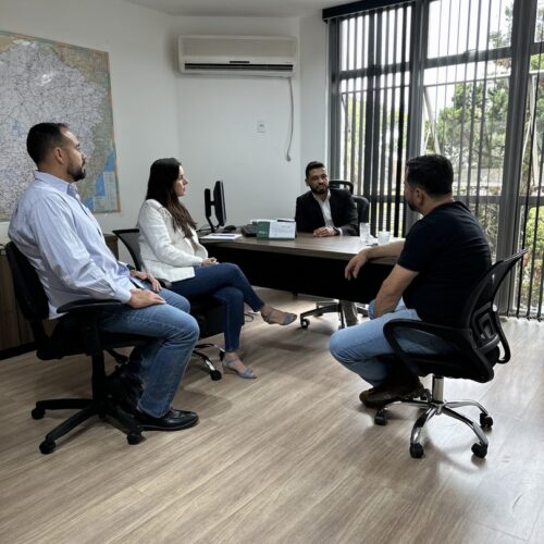 Álbum de fotos da visita de autoridades de Ribeirão das Neves ao gabinete em BH. Acompanhe as redes do mandato do Deputado Samuel Viana. 21/08/23