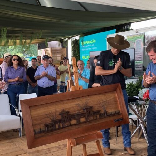 Visita à Curvelo - 12/05/23 Neste momento, estão alocando recursos, junto à EMATER, para aquisição de patrulhas mecanizadas e implementos agrícolas para desenvolver o Agro. Sendo assim, pedimos o empenho de seus técnicos para elaborar o projeto, cumprindo os requisitos listados, para possível doação de itens junto à entidade.