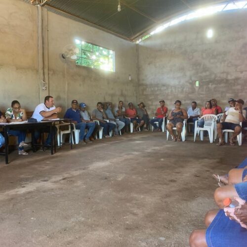 Entrega de um “Kit Associação” e uma roçadeira para a Associação dos trabalhadores e produtores rurais de Boa Vista, no município de Ibiaí!